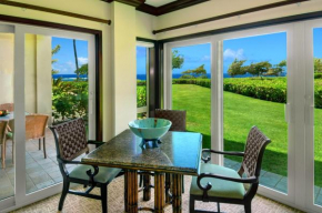 Waipouli Beach Resort Exquisite Ocean Front Condo in Oceanfront H Building Sleeps 8 AC Pool